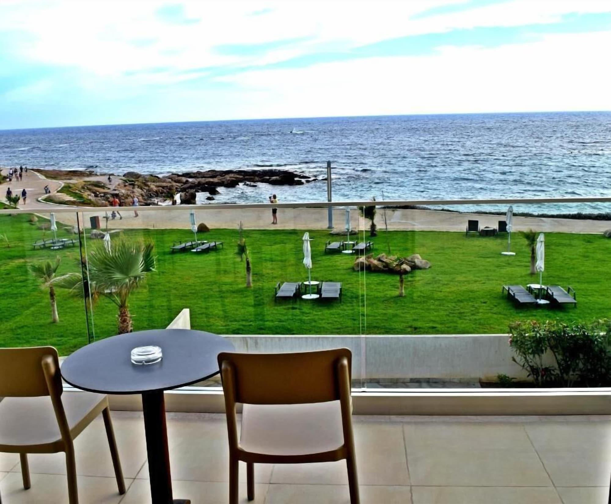 Amphora Hotel & Suites Paphos Exterior foto